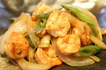 生姜スパイ酢でえびのオイスター生姜炒め