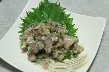 生姜スパイ酢でアジのなめろう