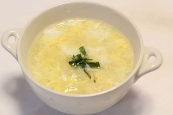生姜スパイ酢で卵スープ