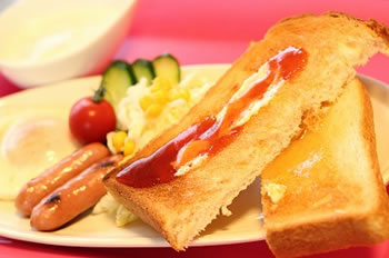 朝は生姜ジャムでトーストセット