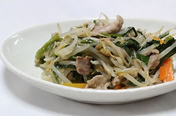 生姜スパイ酢でにらもやし炒め〜あんかけ風〜